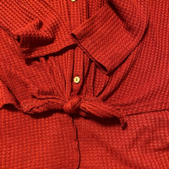 Long sleeve front tie top - Picture 6 of 7